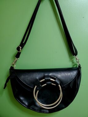 Source Unknown Black Shoulder Bag with Silver Double Ring